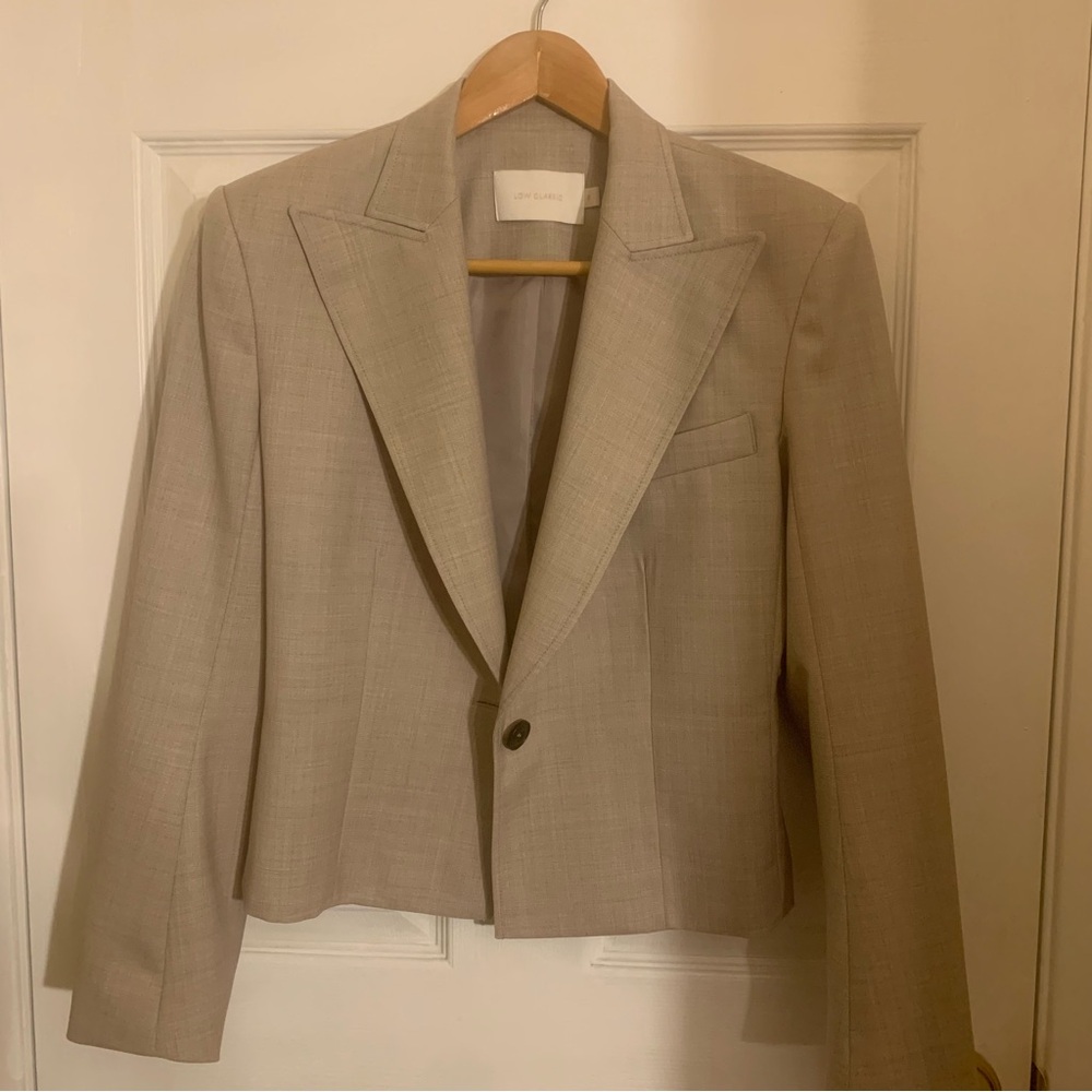 LOW CLASSIC NWOT wool short blazer